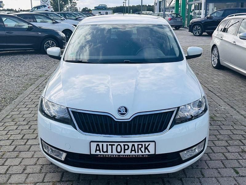 Gebraucht Skoda Rapid Joy 90 PS (66 kW) 2016 Weiß Limousine