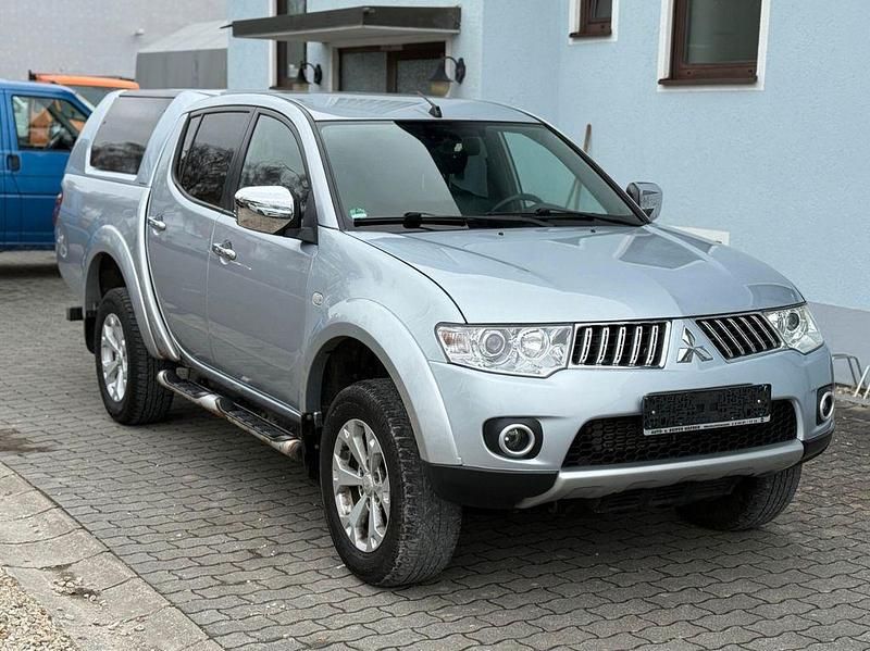 Gebraucht Mitsubishi L200 Intense 178 PS (130 kW) 2012 Silber Pickup