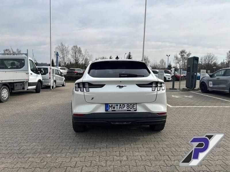 Gebraucht Ford Mustang Mach-E 197 kW (269 PS) 2024 Weiß(metallic) SUV
