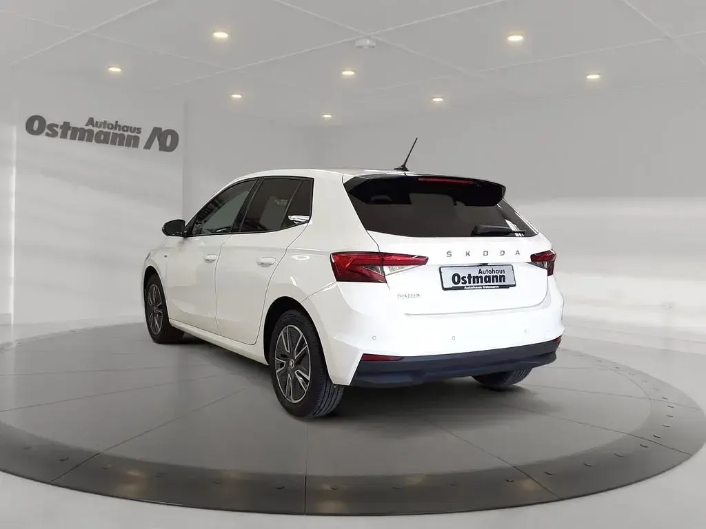 Gebraucht Skoda Fabia Tour 95 PS (69 kW) 2023 Weiß Kleinwagen
