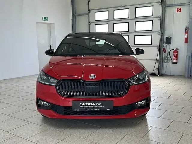 Gebraucht Skoda Fabia First Edition 110 PS (80 kW) 2021 Velvetrot premium metallic Kleinwagen