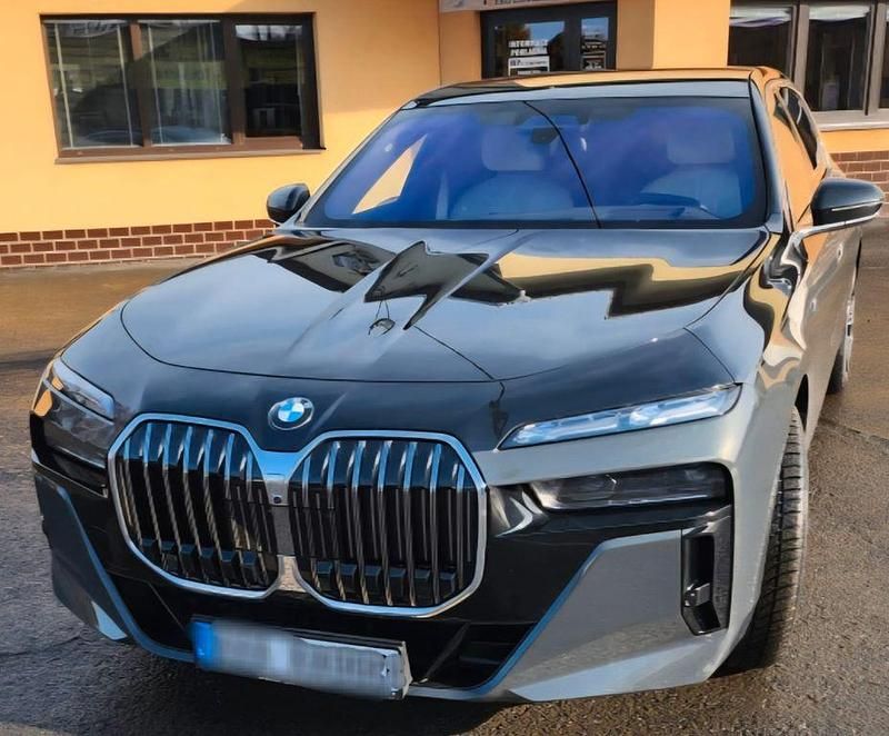 Gebraucht BMW 740 M Sport 286 PS (210 kW) 2025 Grau Limousine