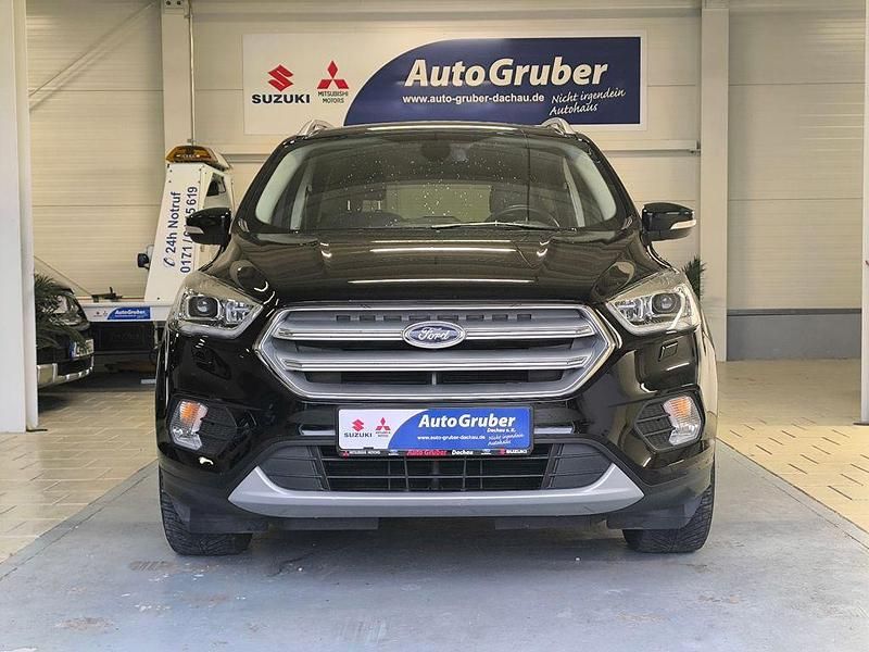 Gebraucht Ford Kuga Titanium 150 PS (110 kW) 2019 Schwarz SUV