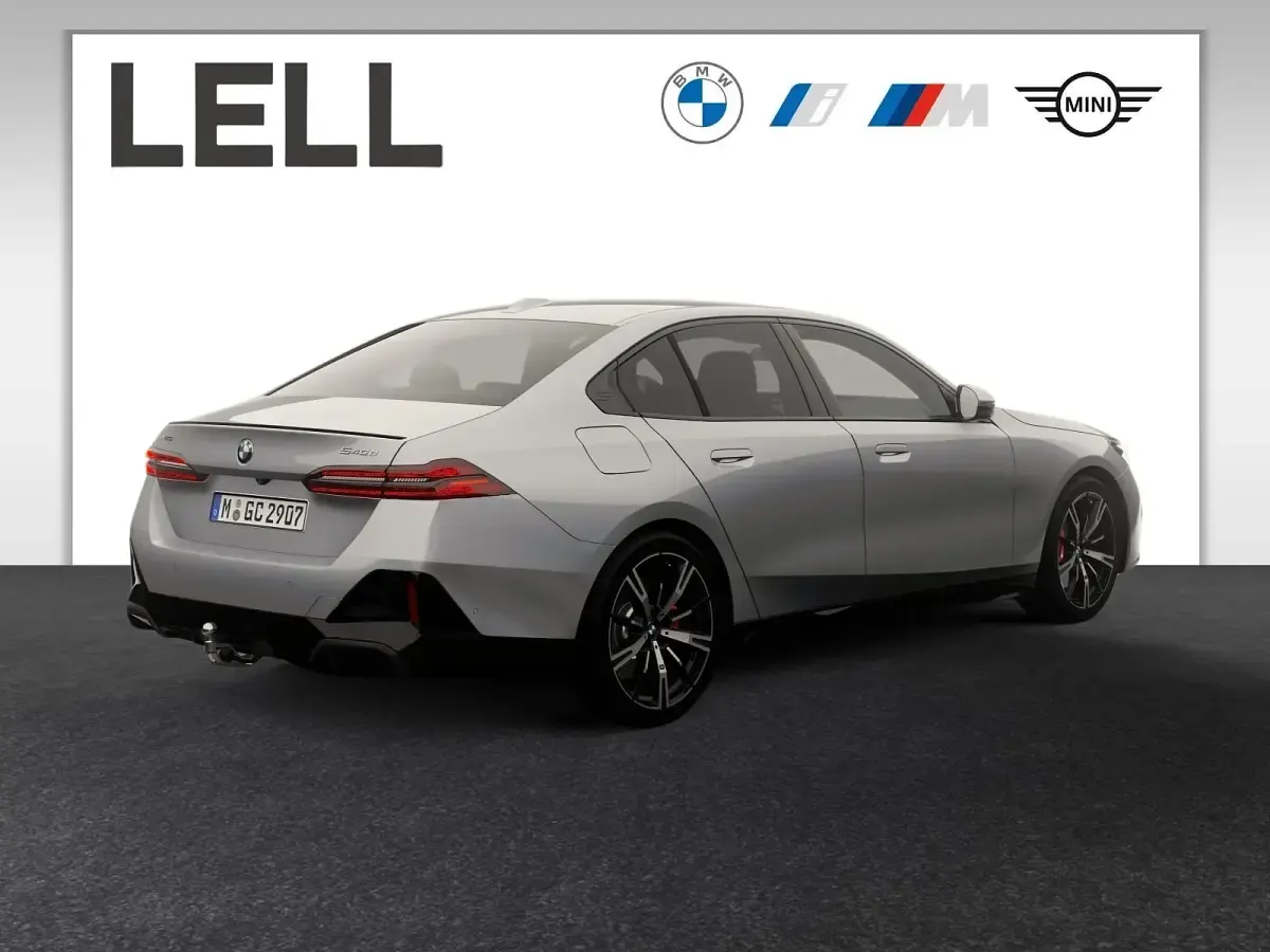 Neu BMW 540 M Sport 303 PS (222 kW) 2026 Silber Limousine