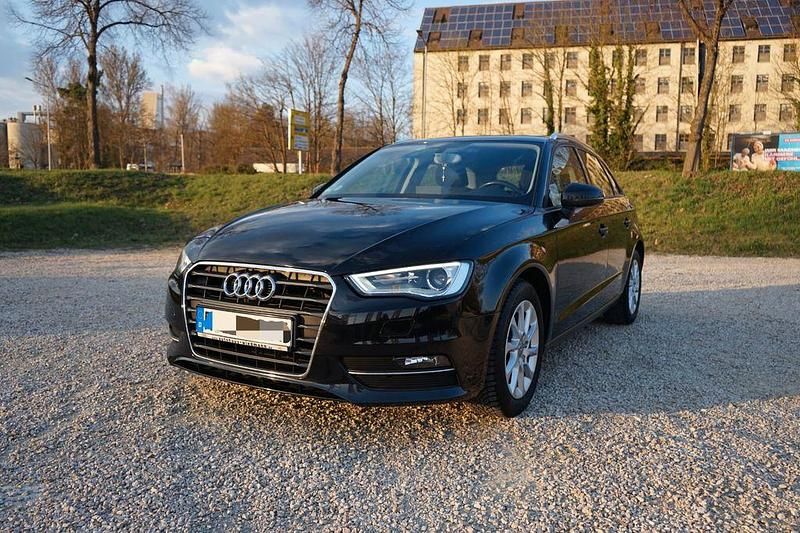 Gebraucht Audi A3 Ambition 105 PS (77 kW) 2013 Schwarz Limousine