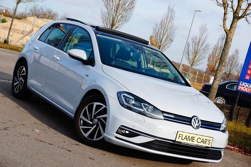 Silber Gebraucht 2018 VW Golf VII Join Limousine | 16.990 € (Guter Preis) - Bild 1/4