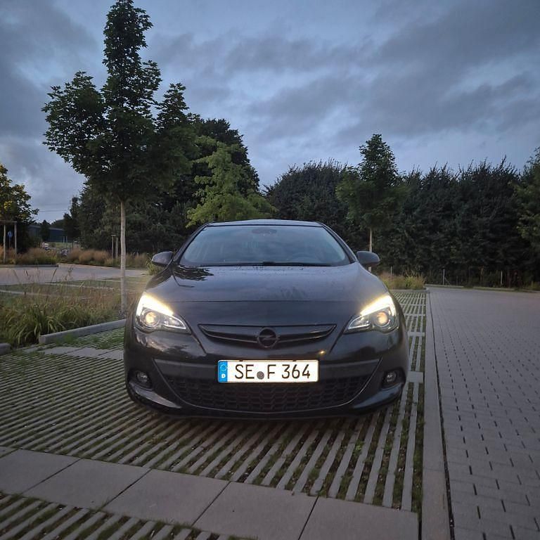 Schwarz Gebraucht 2012 Opel Astra GTC S Limousine | 6.200 € (Fairer Preis) - Bild 1/4