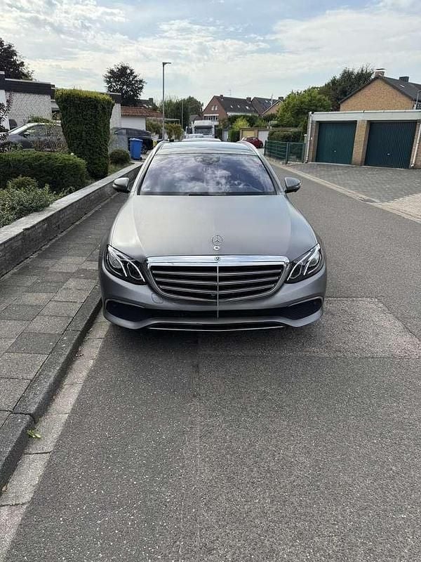 Gebraucht Mercedes E300 245 PS (180 kW) 2019 Weiß Kombi