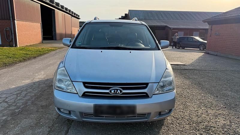 Gebraucht Kia Carnival 185 PS (136 kW) 2007 Silber Van / Kleinbus