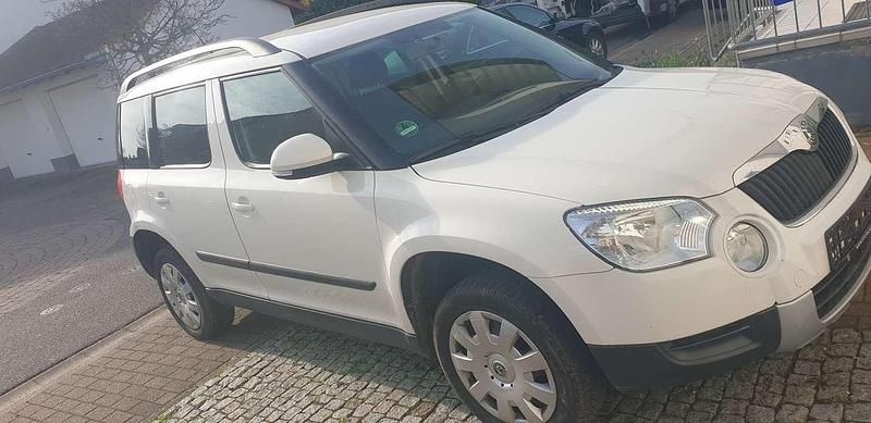 Gebraucht Skoda Yeti Active 105 PS (77 kW) 2012 Weiß SUV