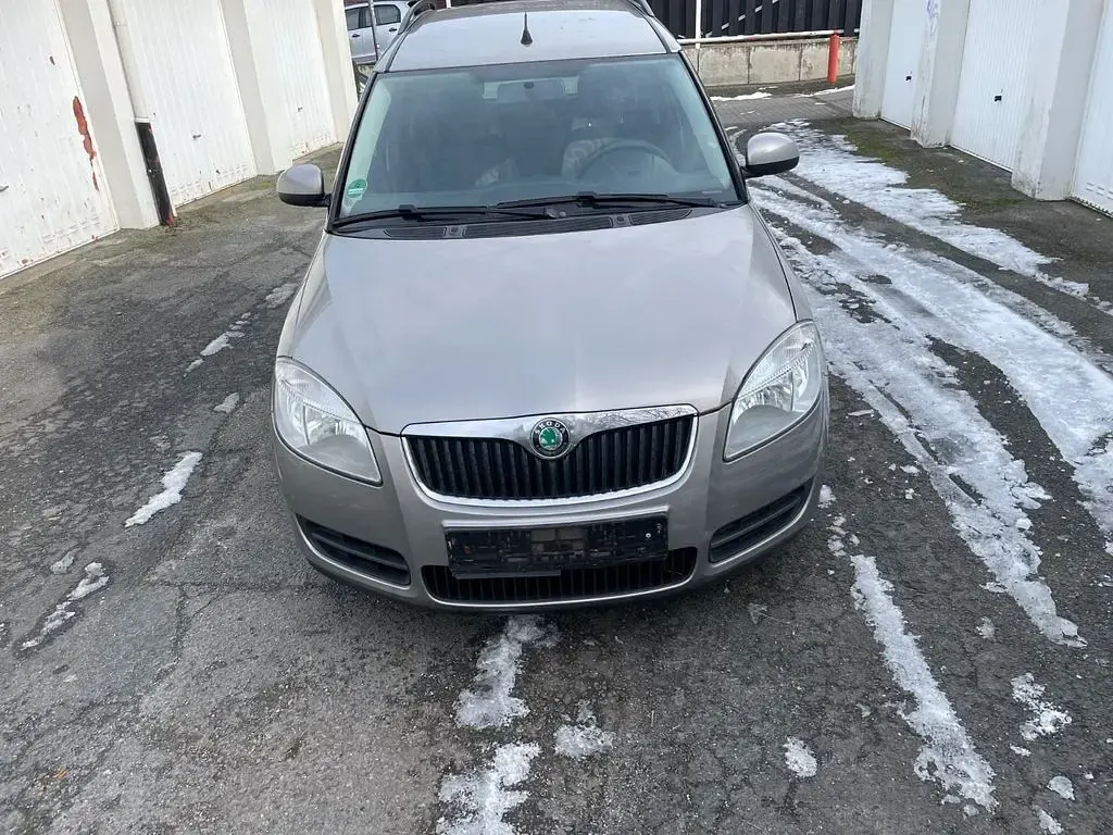 Gebraucht Skoda Roomster 86 PS (63 kW) 2008 Grau Van / Kleinbus