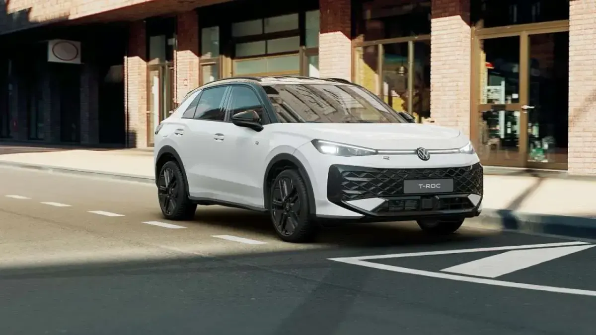 Neu VW T-Roc R-line 150 PS (110 kW) 2026 Pure white uni schwarz (weiß) SUV