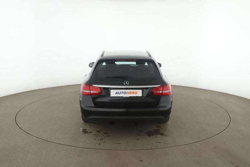 Second-hand Mercedes C200 2019 Negru Break