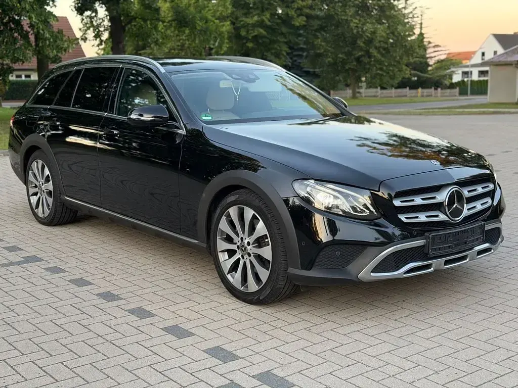 Gebraucht Mercedes E220 All-Terrain 194 PS (142 kW) 2017 Schwarz Kombi