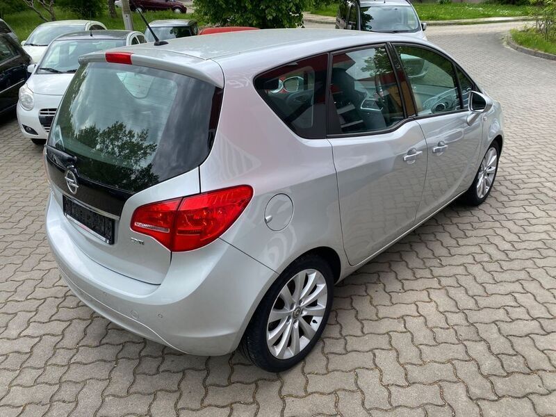 Gebraucht Opel Meriva Innovation 101 PS (74 kW) 2012 Starsilber iii m2 Van / Kleinbus