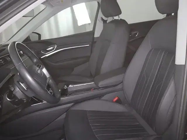 Gebraucht Audi e-tron 300 kW (408 PS) 2021 SUV