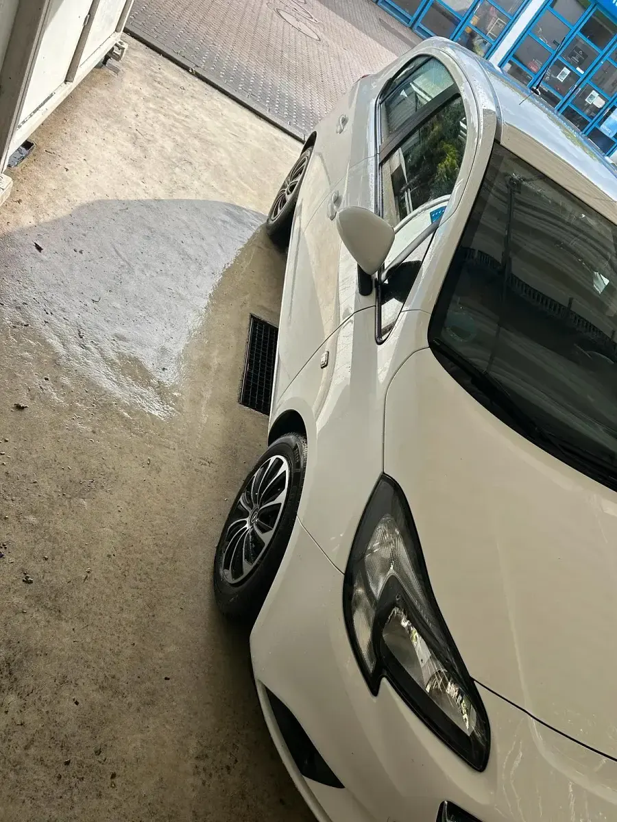 Gebraucht Opel Corsa 69 PS (50 kW) 2019 Weiß Kleinwagen