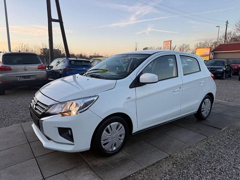 Gebraucht Mitsubishi Space Star Basis 71 PS (52 kW) 2020 Weiß Limousine