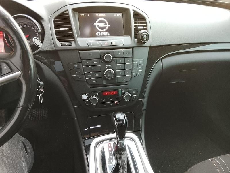 Gebraucht Opel Insignia Edition 131 PS (96 kW) 2012 Schwarz Limousine