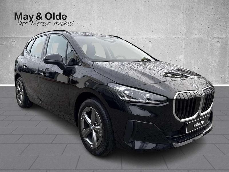 Neu BMW 218 Active Tourer 136 PS (100 kW) 2026 Black sapphire metallic Van / Kleinbus