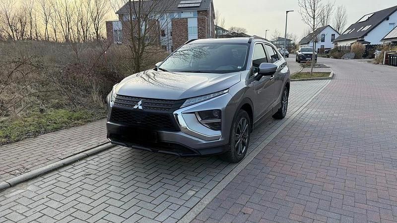 Gebraucht Mitsubishi Eclipse Cross Select 188 PS (138 kW) 2022 Grau SUV