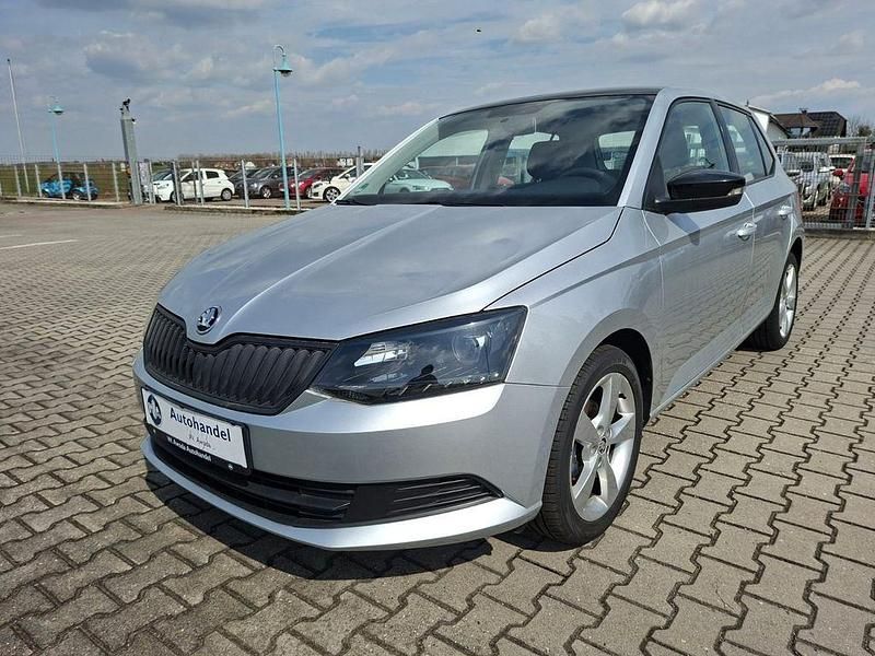Gebraucht Skoda Fabia Active 75 PS (55 kW) 2015 Silber Limousine