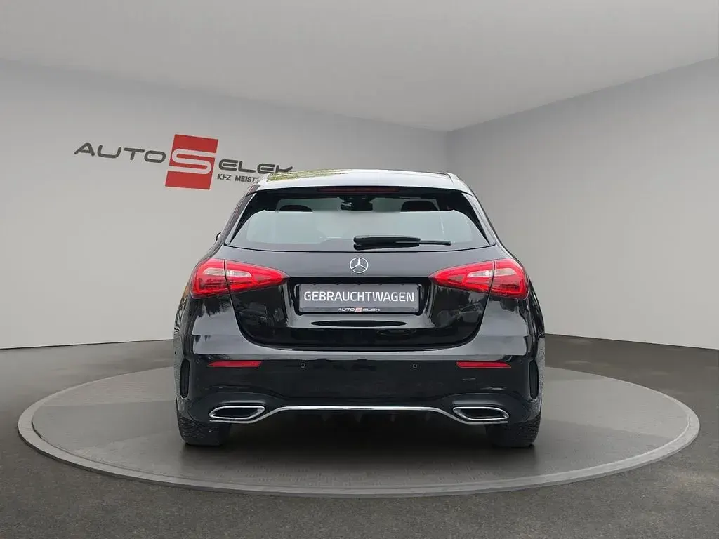 Gebraucht Mercedes A180 AMG line 136 PS (100 kW) 2019 Schwarz Limousine