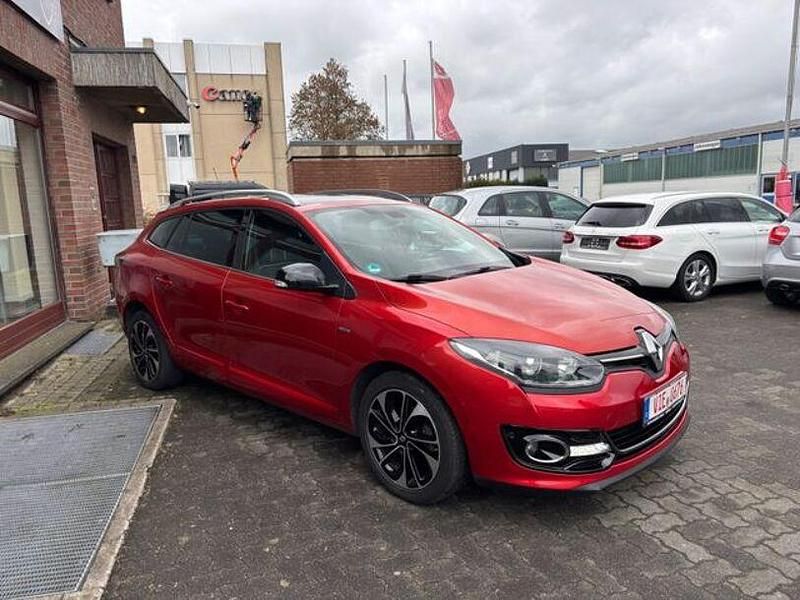 Gebraucht Renault Mégane III 132 PS (97 kW) 2016 Rot Limousine