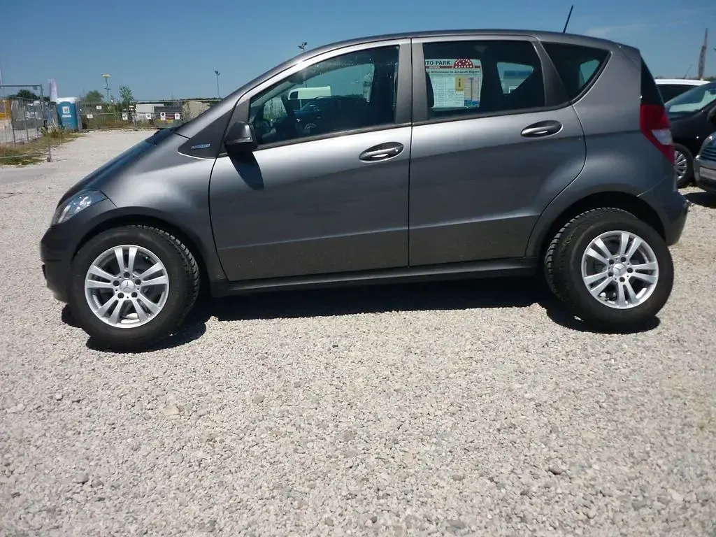 Gebraucht Mercedes A160 95 PS (69 kW) 2011 Grau Kleinwagen
