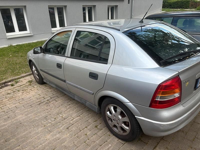 Usata Opel Astra 2001 Argento Utilitaria