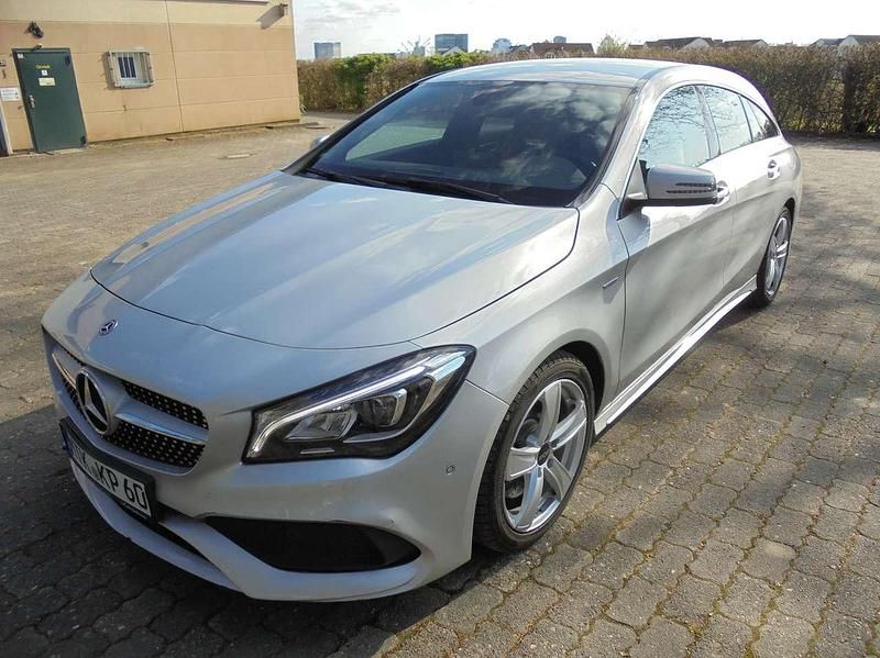 Silber Gebraucht 2018 Mercedes CLA220 Shooting Brake Edition Kombi | 16.950 € (Superpreis) - Bild 1/4