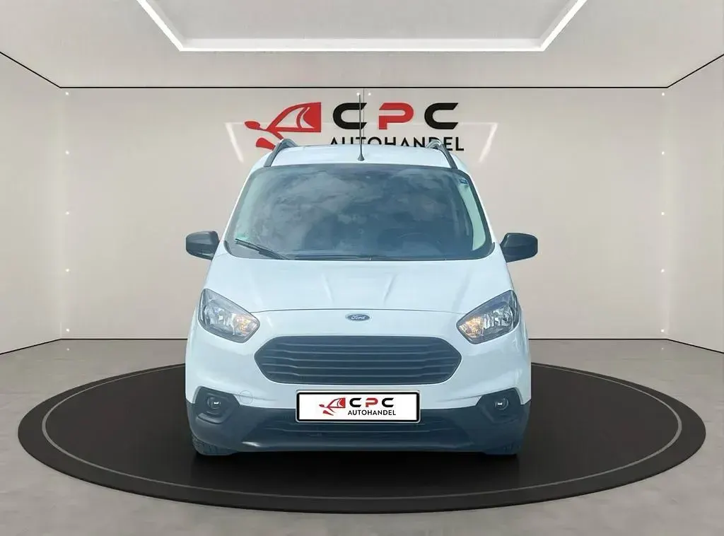 Gebraucht Ford Transit Trend 101 PS (74 kW) 2019 Weiß Van / Kleinbus