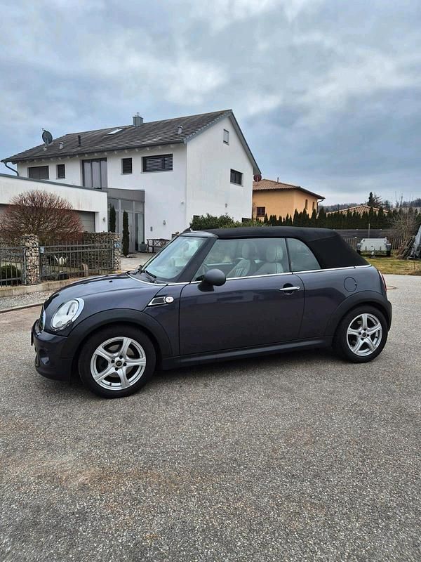 Gebraucht Mini Cooper Cabriolet 122 PS (89 kW) 2012 Grau Cabrio