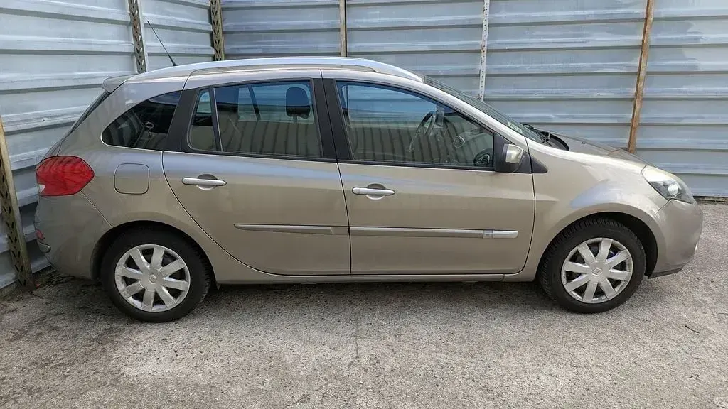 Gebraucht Renault Clio Dynamique 101 PS (74 kW) 2011 Grau Limousine