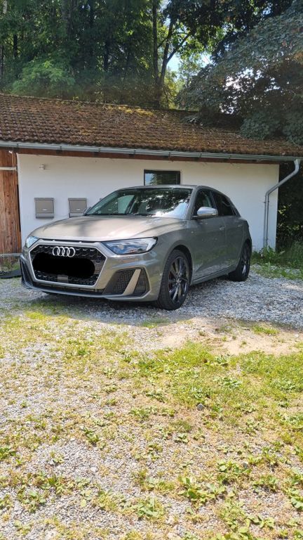 Grau Gebraucht 2019 Audi A1 Sportback Sport Kleinwagen | 18.900 € (Superpreis) - Bild 1/4