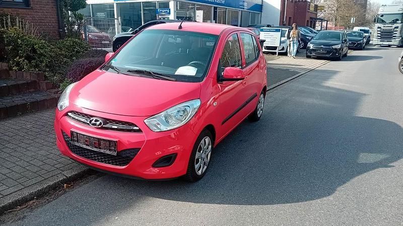 Gebraucht Hyundai i10 69 PS (50 kW) 2013 Rot Kleinwagen