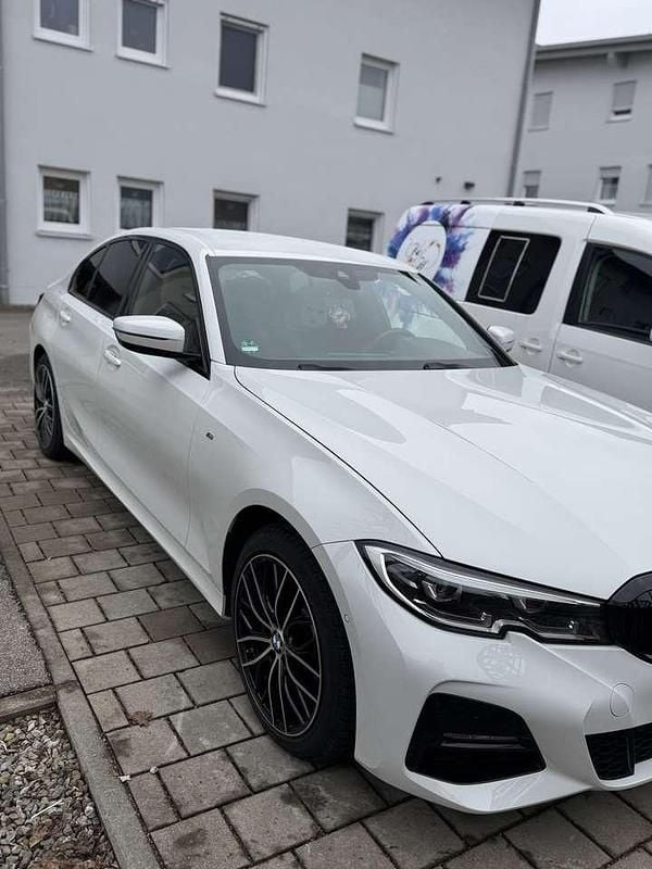 Gebraucht BMW 330e M Sport 292 PS (214 kW) 2019 Weiß Limousine