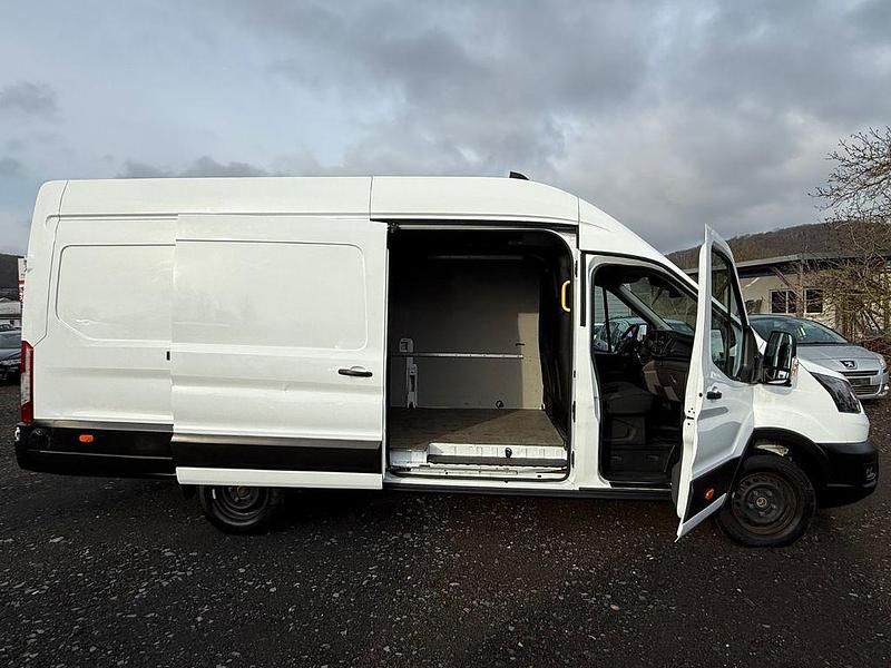 Gebraucht Ford Transit Trend 131 PS (96 kW) 2023 Weiß Van / Kleinbus