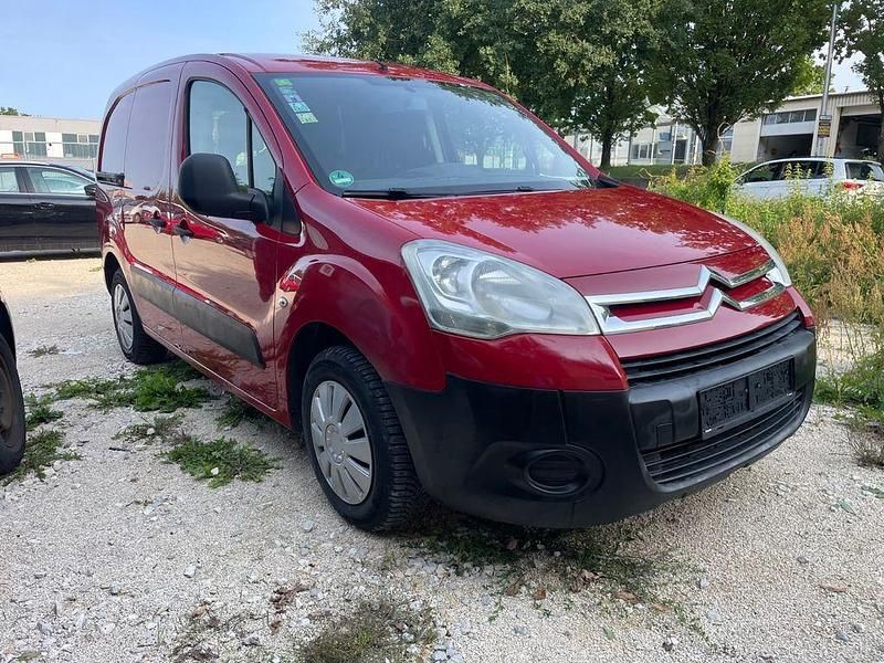 Gebraucht Citroën Berlingo 75 PS (55 kW) 2011 Rot Van / Kleinbus