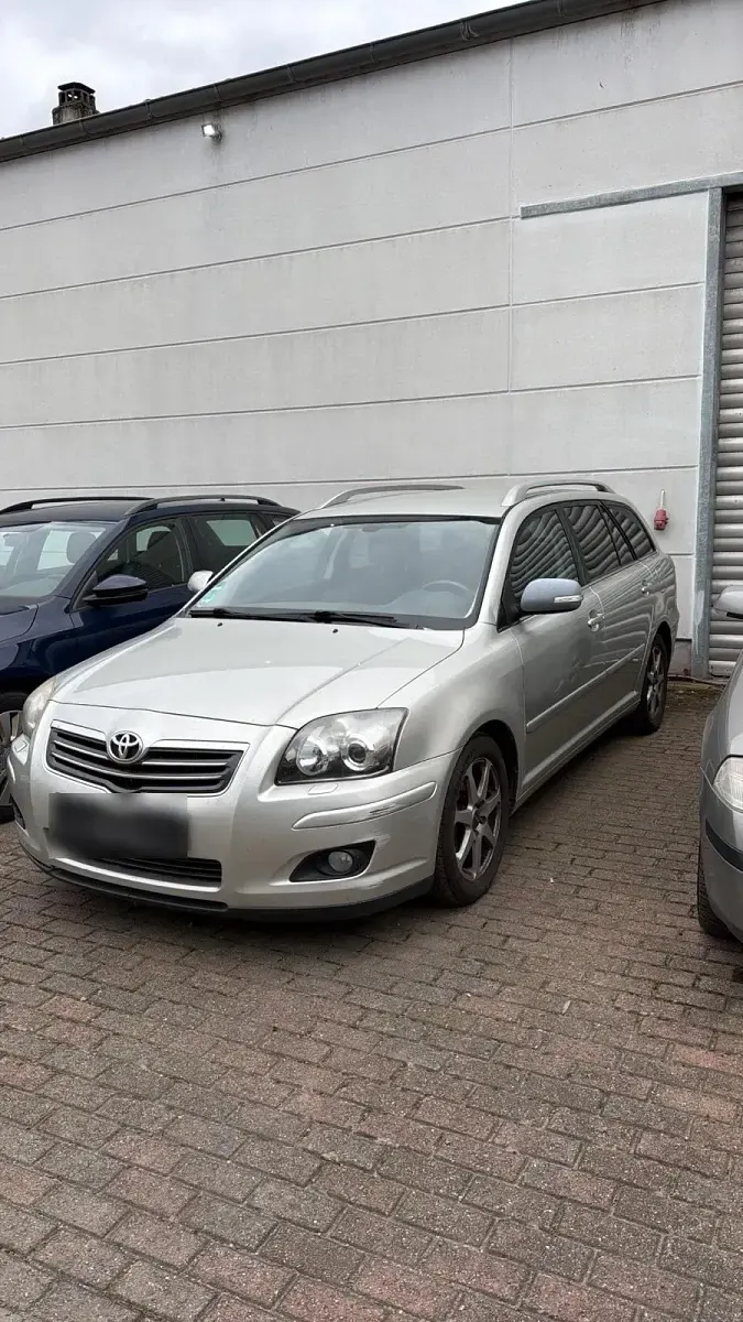 Gebraucht Toyota Avensis 176 PS (129 kW) 2006 Andere farben Kombi