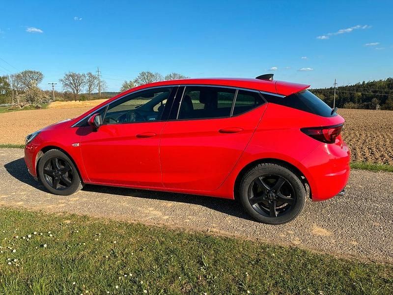 Używany Opel Astra Dynamic 160 KM (117 kW) 2016 Czerwony Kombi