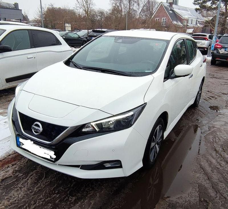 Weiß Gebraucht 2021 Nissan Leaf Acenta Kleinwagen | 12.890 € (Guter Preis) - Bild 1/4