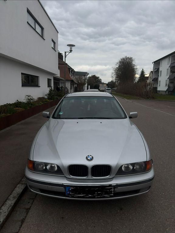Gebraucht BMW 523 170 PS (125 kW) 1998 Silber Limousine