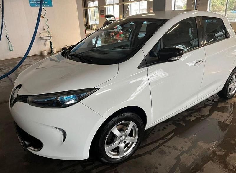 Weiß Gebraucht 2014 Renault Zoe Intens Kleinwagen | 8.500 € (Teuer) - Bild 1/4