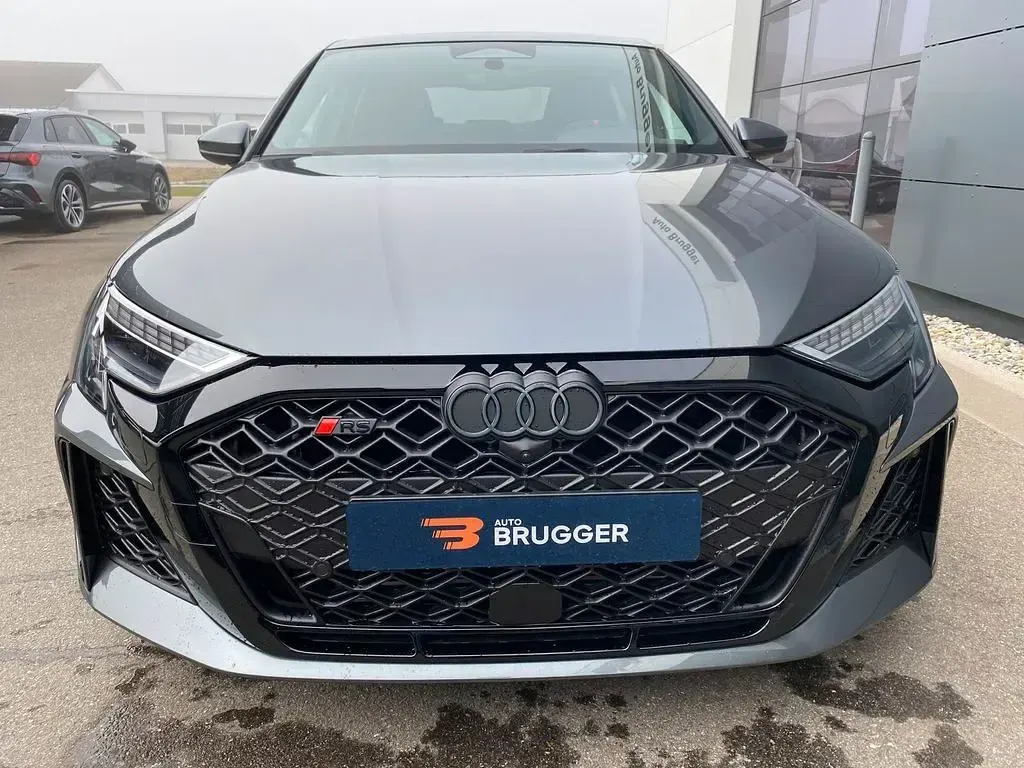 Neu Audi RS3 Sport 400 PS (294 kW) 2026 Daytonagrau perleffekt Limousine
