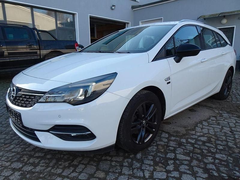 Weiß Gebraucht 2020 Opel Astra Kombi | 8.900 € (Guter Preis) - Bild 1/4