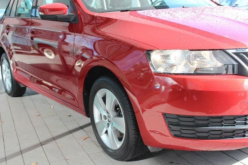 Gebraucht Skoda Rapid 110 PS (80 kW) 2017 Rot Kleinwagen