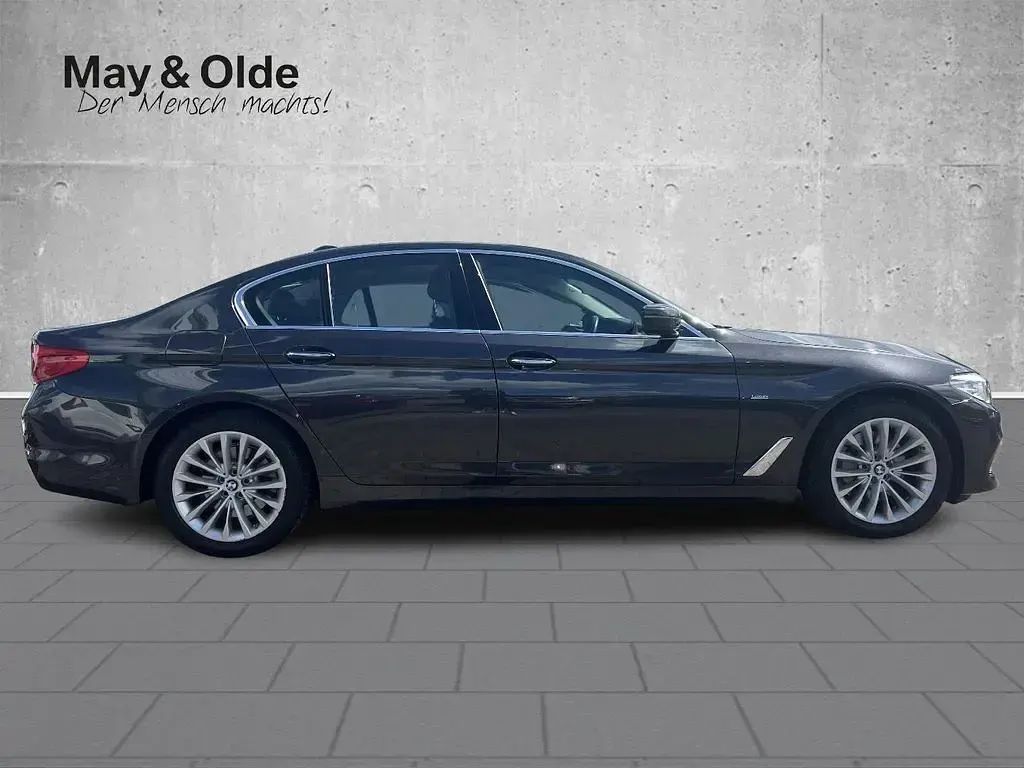 Gebraucht BMW 530 252 PS (185 kW) 2017 Grau Limousine