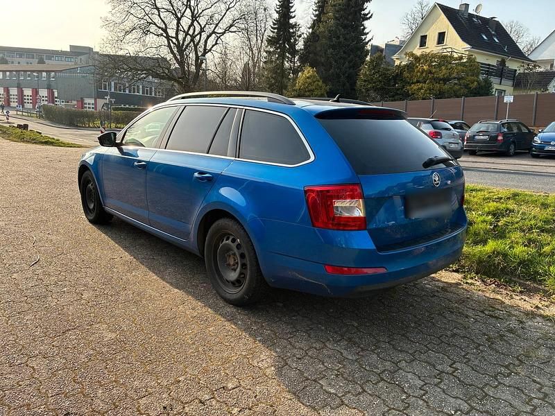 Gebraucht Skoda Octavia 150 PS (110 kW) 2015 Blau Kleinwagen