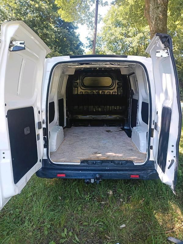 Weiß Gebraucht 2019 Nissan NV200 Van | 8.500 € - Bild 1/4